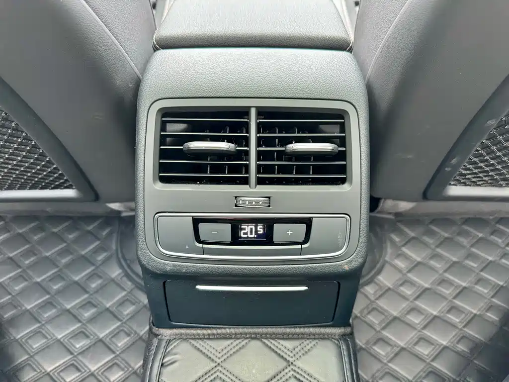 Audi A4L 2024 40 TFSI quattro RS kit combustion speed type купить на сайте DeffCars
