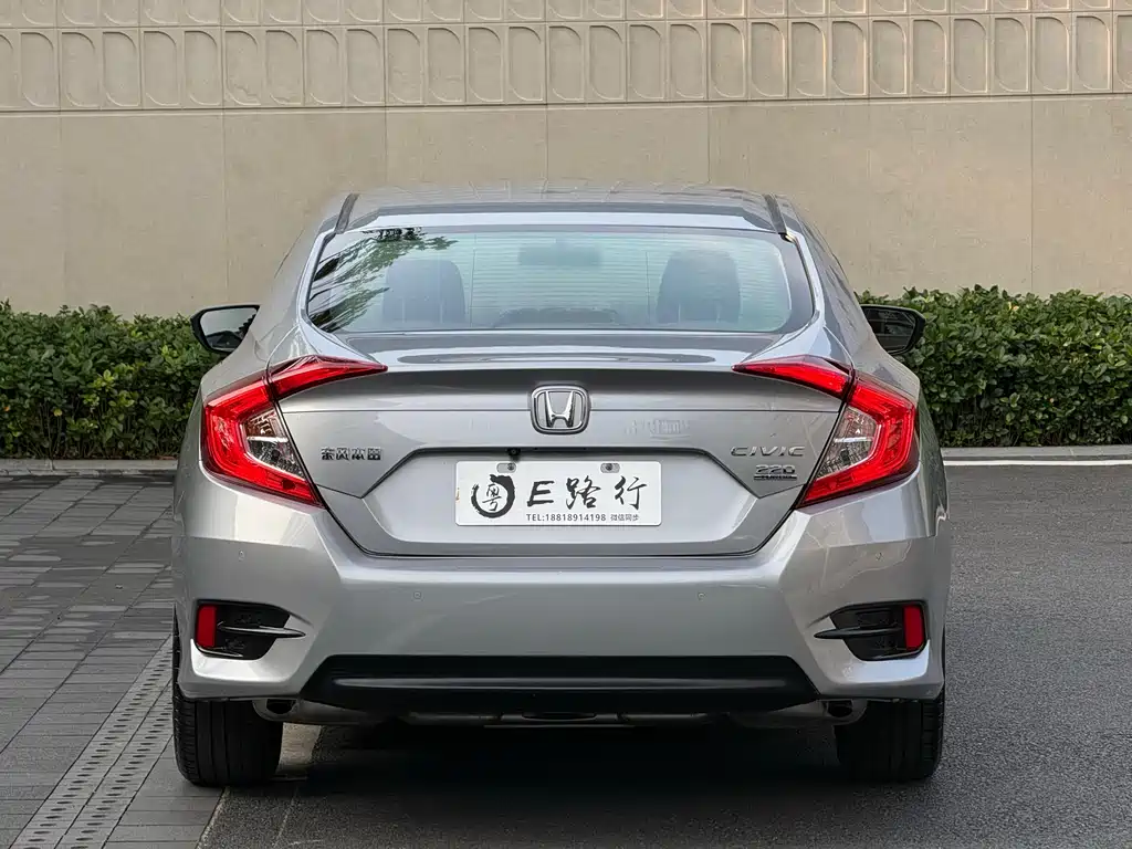 Civic 2016 220TURBO CVT Deluxe Edition купить на сайте DeffCars