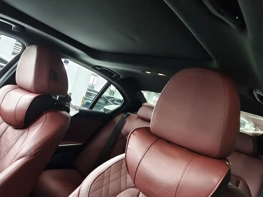 BMW 3 Series 2023 330i M Sports Night Package купить на сайте DeffCars