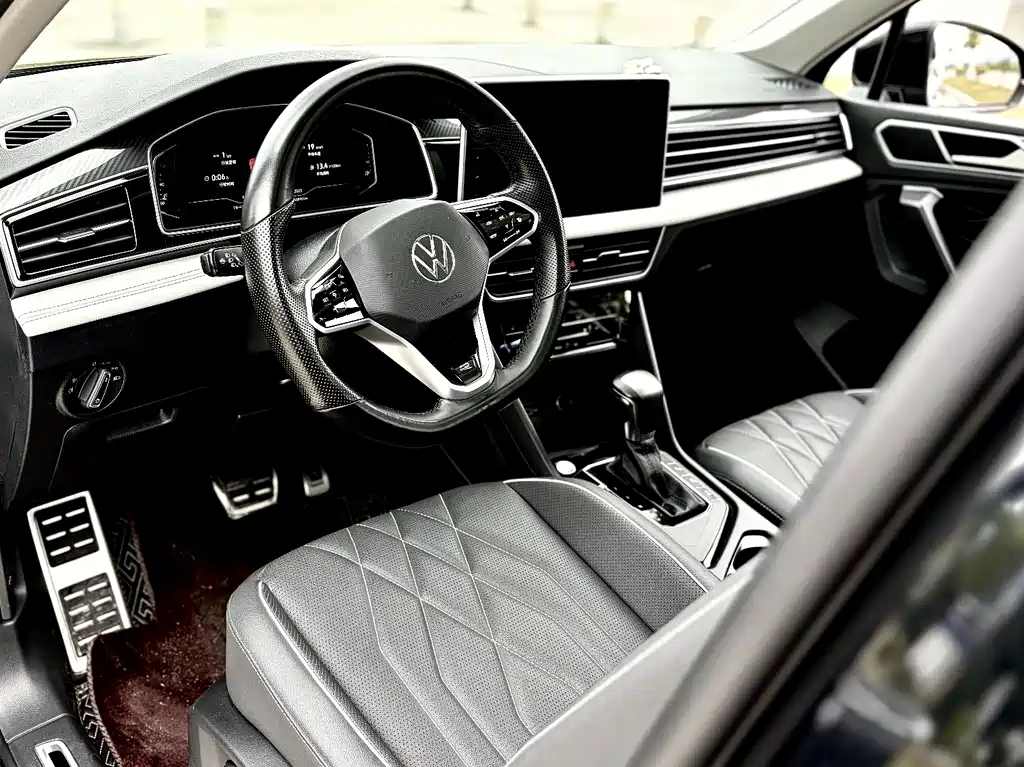 Tiguan L 2023 330TSI automatic two-wheel drive R-Line version купить на сайте DeffCars