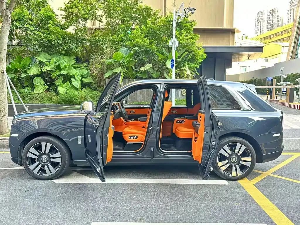 Cullinan 2018 four-seat version купить на сайте DeffCars