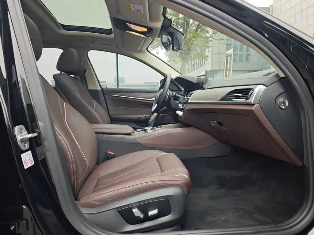 BMW 5 Series 2018 facelift 530Li leading model luxury package купить на сайте DeffCars