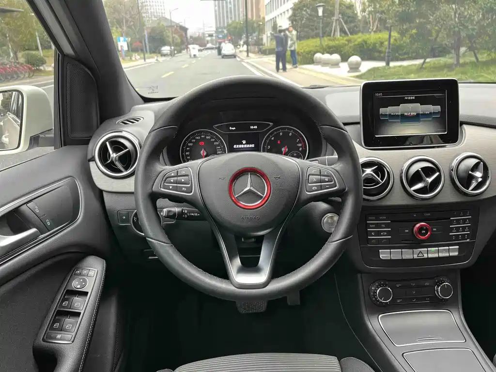 Mercedes-Benz B-Class 2017 B 180 купить на сайте DeffCars