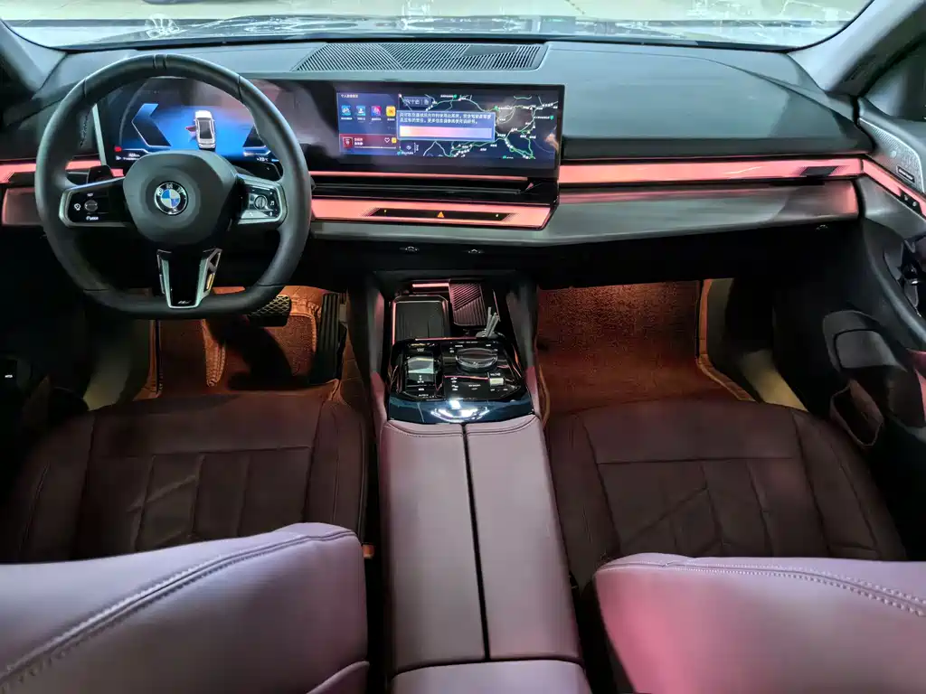 BMW 5 Series 2025 530Li Leading M Sports Package купить на сайте DeffCars