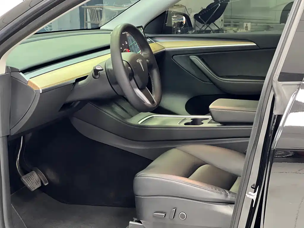 Model Y 2021 standard range rear-wheel drive version купить на сайте DeffCars