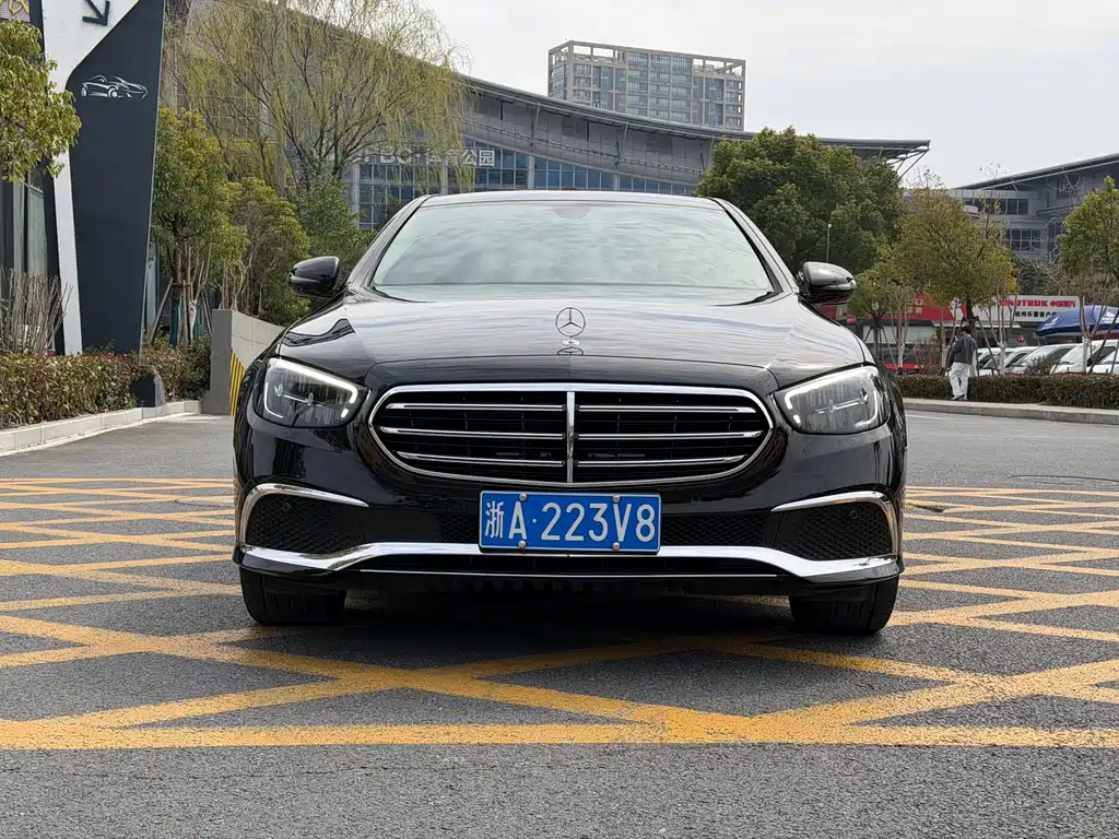 Mercedes-Benz E-Class 2023 E 260 L купить на сайте DeffCars