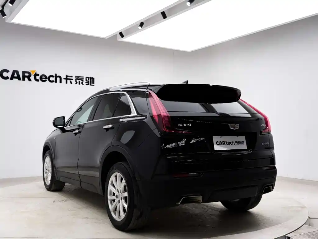 Cadillac XT4 2022 28T two-wheel drive fashion model купить на сайте DeffCars