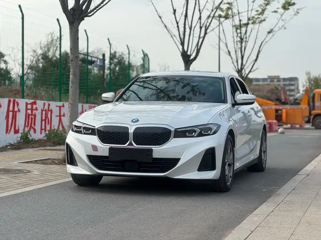 BMW i3 2025 eDrive 35 L купить на сайте DeffCars