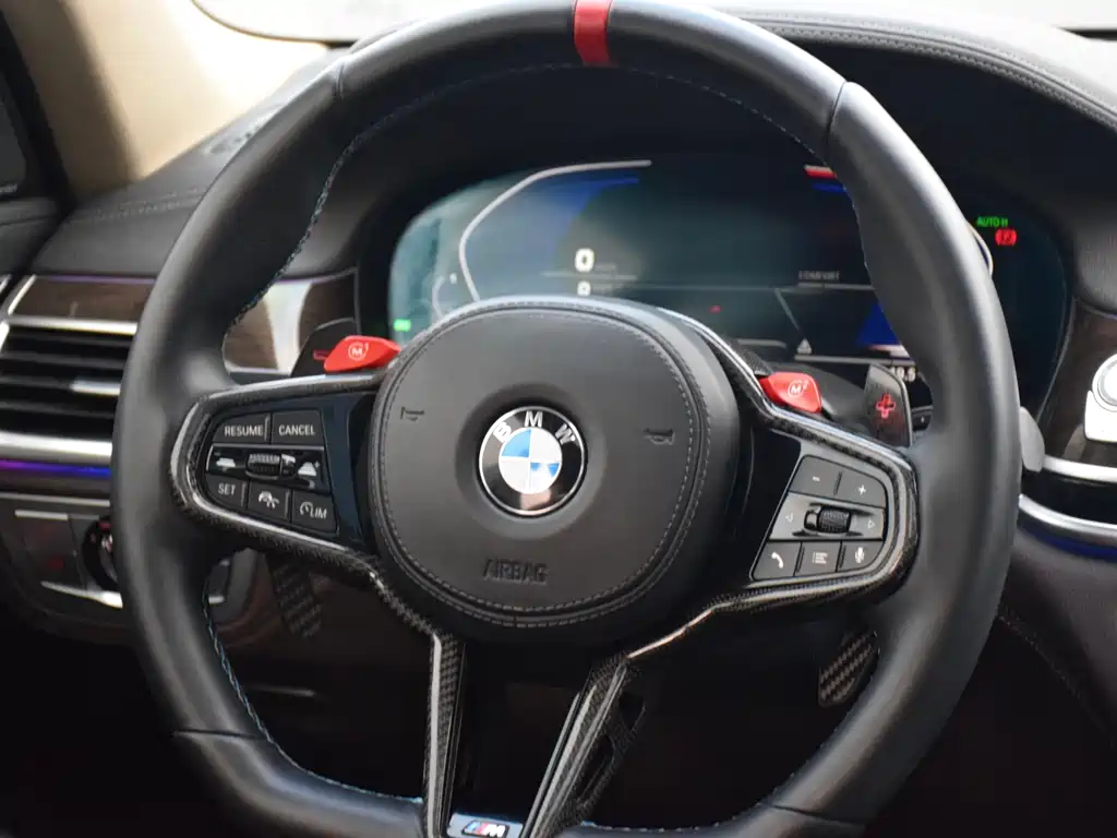 BMW 7 Series 2016 730Li Leading Model купить на сайте DeffCars