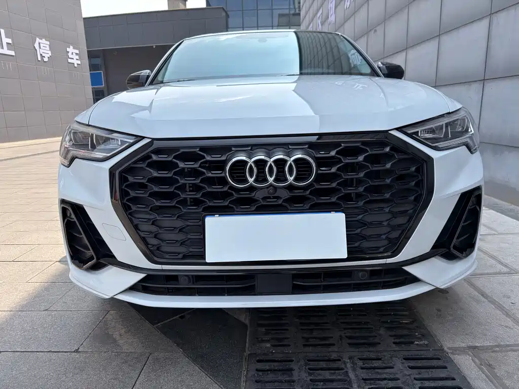 Audi Q3 Sportback 2022 40 TFSI Fashion Model купить на сайте DeffCars