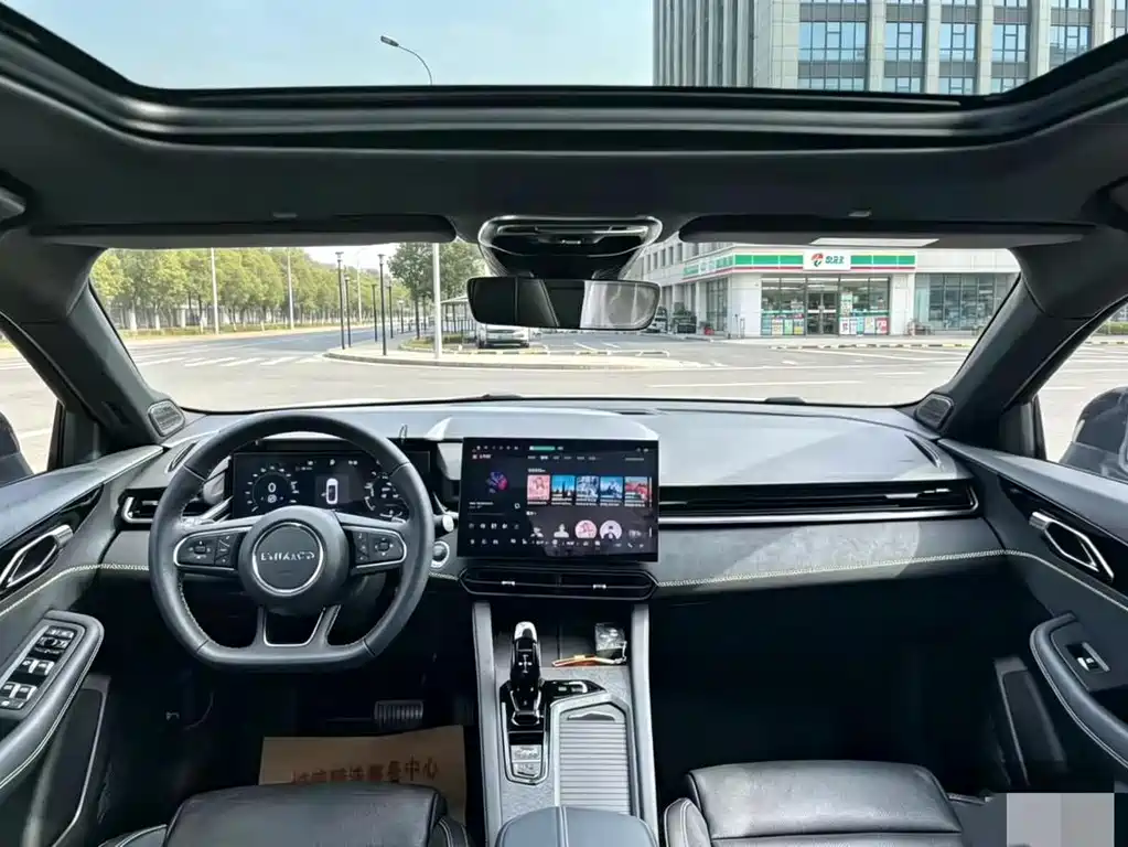 Lynk & Co 03 2023 1.5TD DCT Pro купить на сайте DeffCars
