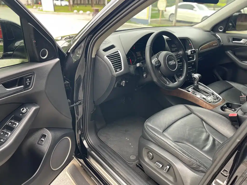 Audi Q5 2013 40 TFSI comfort type купить на сайте DeffCars