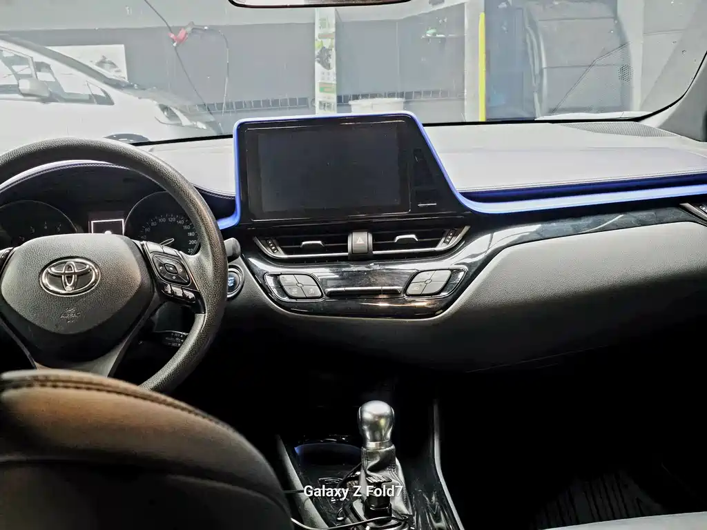 Toyota C-HR 2018 2.0L Leading Edition National V купить на сайте DeffCars