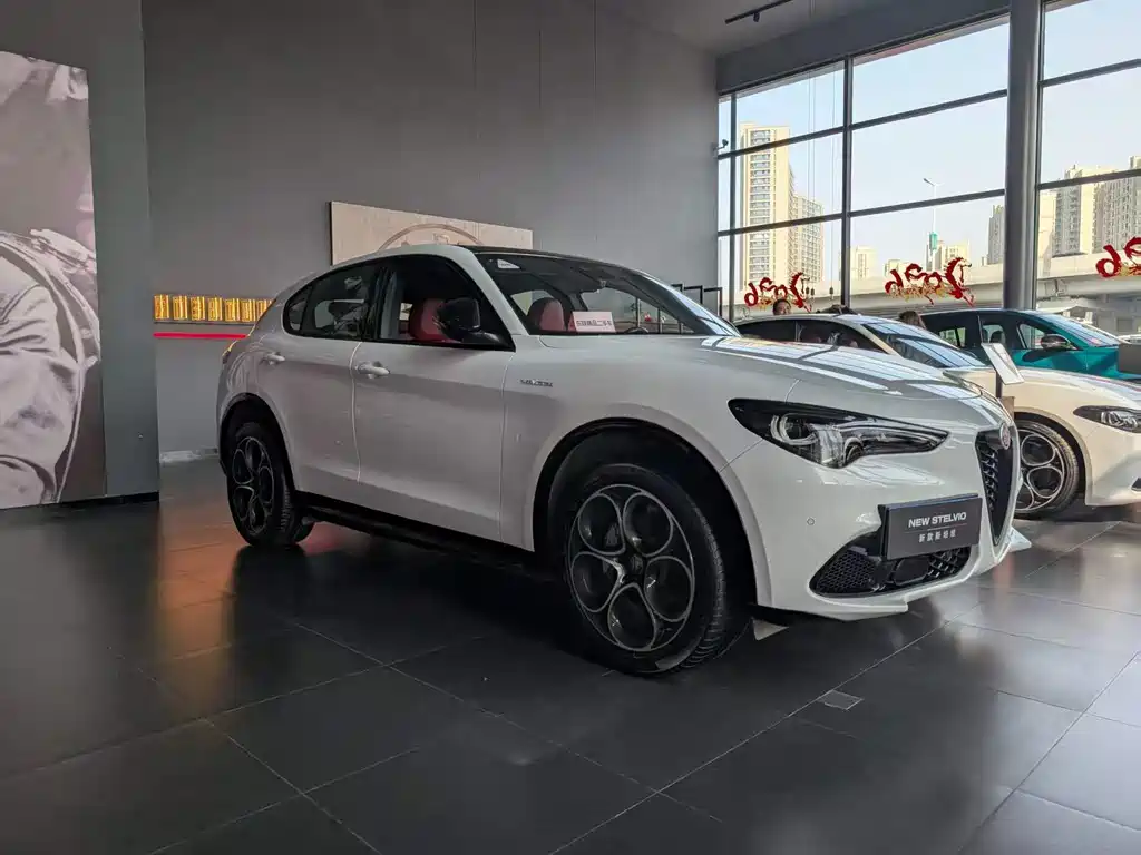 Stelvio 2023 2.0T 280HP Veloce Track Edition купить на сайте DeffCars