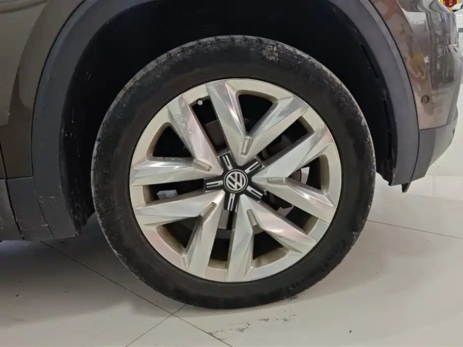 Touron 2017 330TSI two-wheel drive flagship version купить на сайте DeffCars