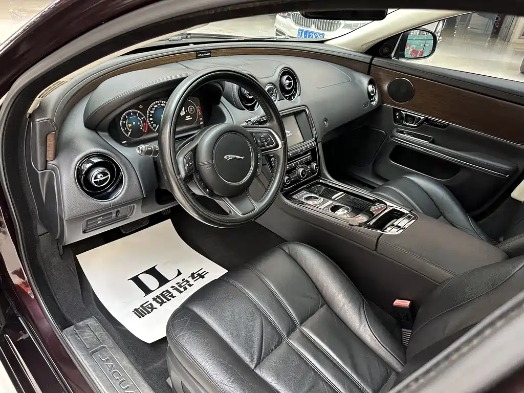 Jaguar XJ 2016 XJL 3.0 SC two-wheel drive elegant business version купить на сайте DeffCars