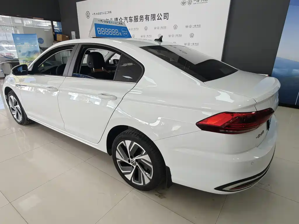 Bora 2025 200TSI DSG Yue Xing Navigation Edition купить на сайте DeffCars