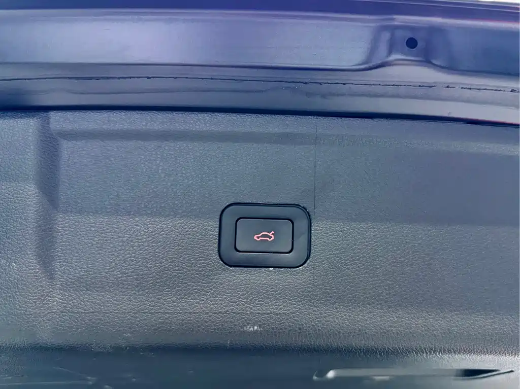 Hongqi HS5 2019 2.0T Zhilian Flagship Edition купить на сайте DeffCars