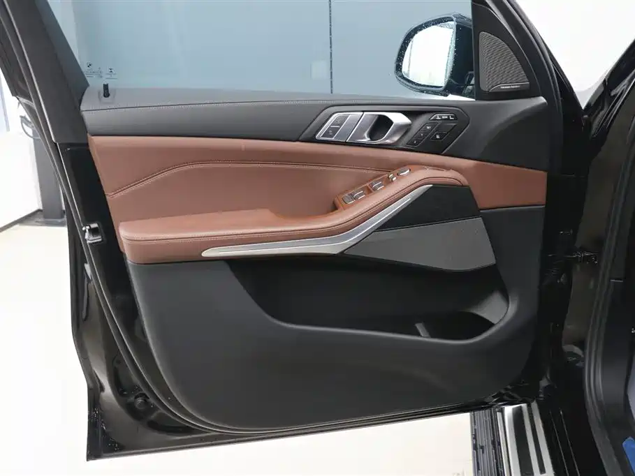 BMW X7 2020 xDrive40i Leading Luxury Package купить на сайте DeffCars
