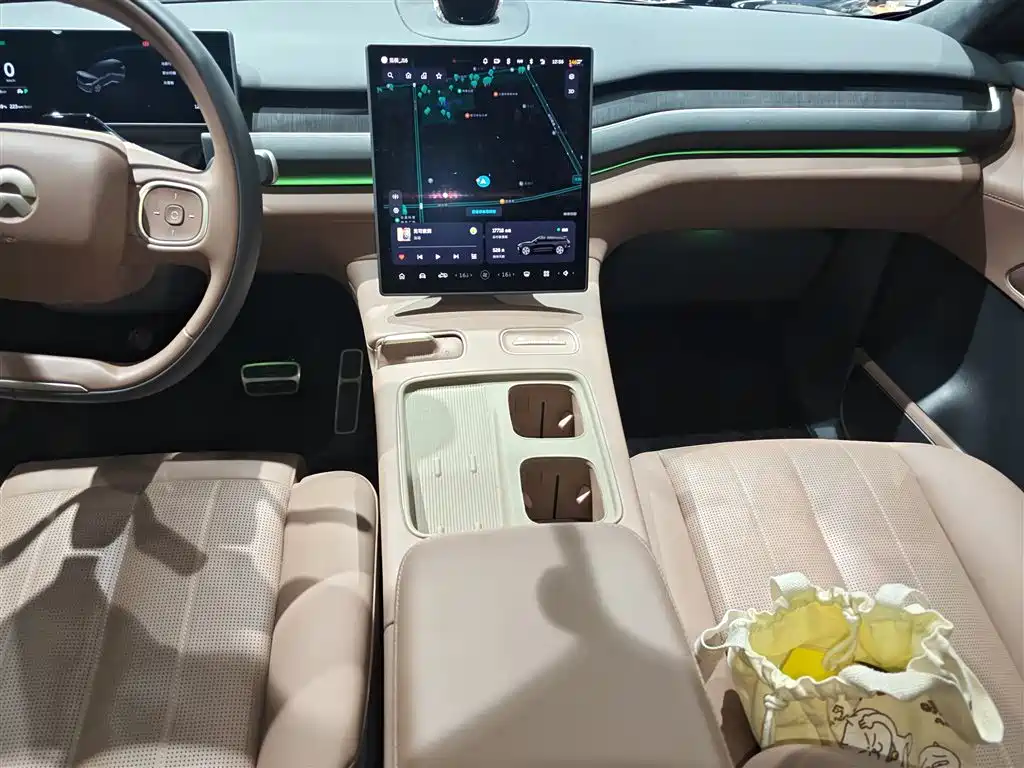 NIO ES8 2024 model 75kWh купить на сайте DeffCars