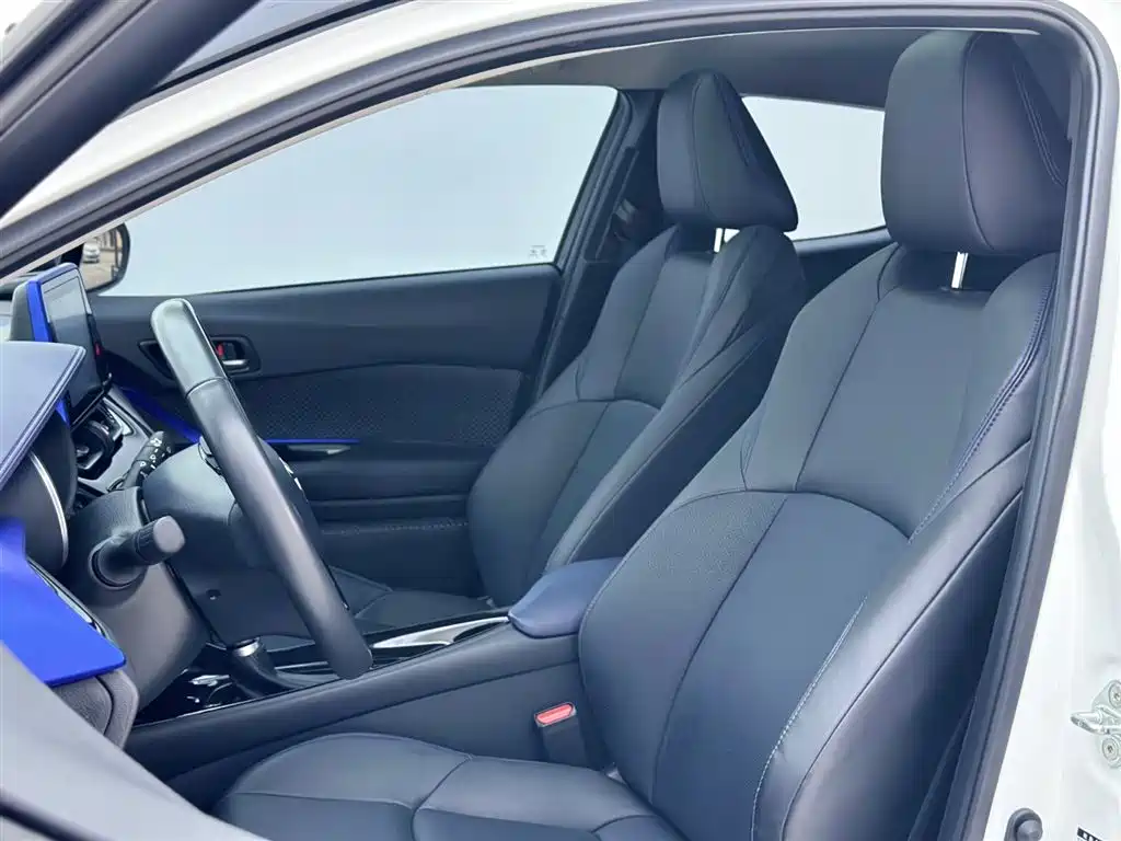 Toyota C-HR 2021 2.0L Luxury Edition купить на сайте DeffCars
