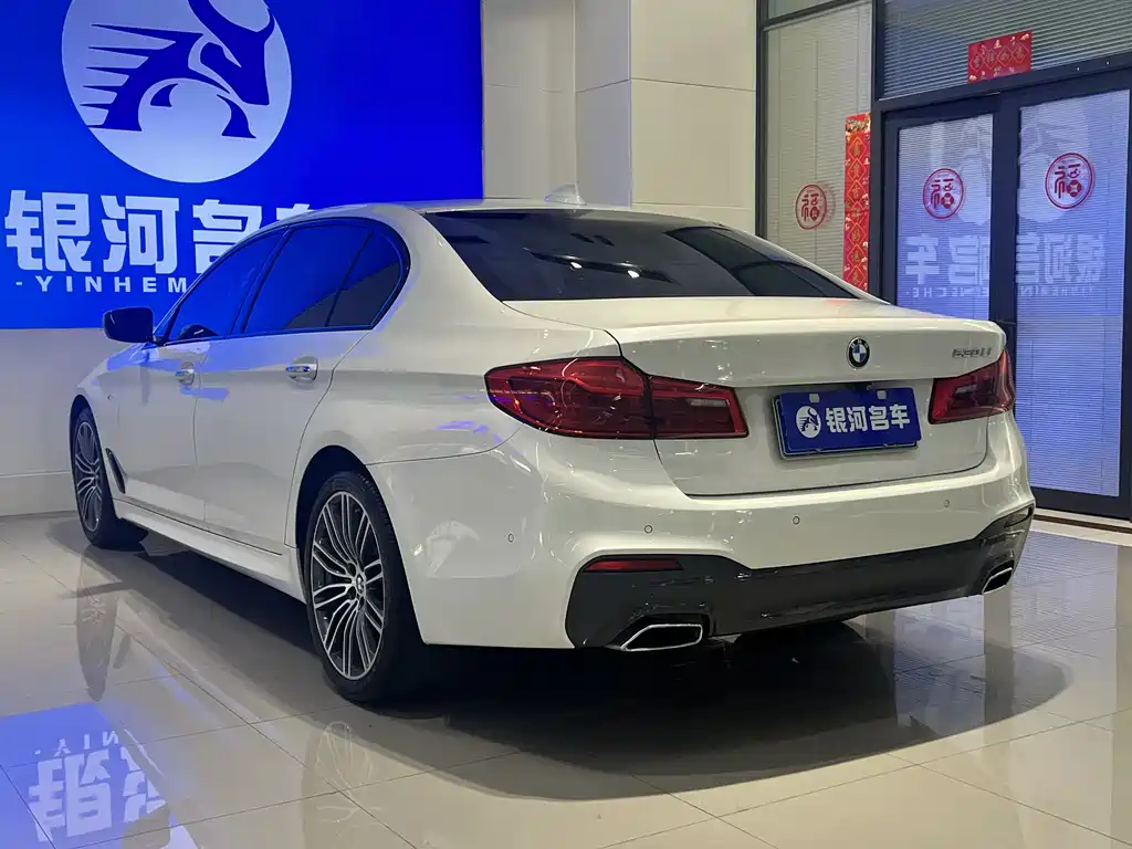 BMW 5 Series 2018 530Li Leading M Sports Package купить на сайте DeffCars