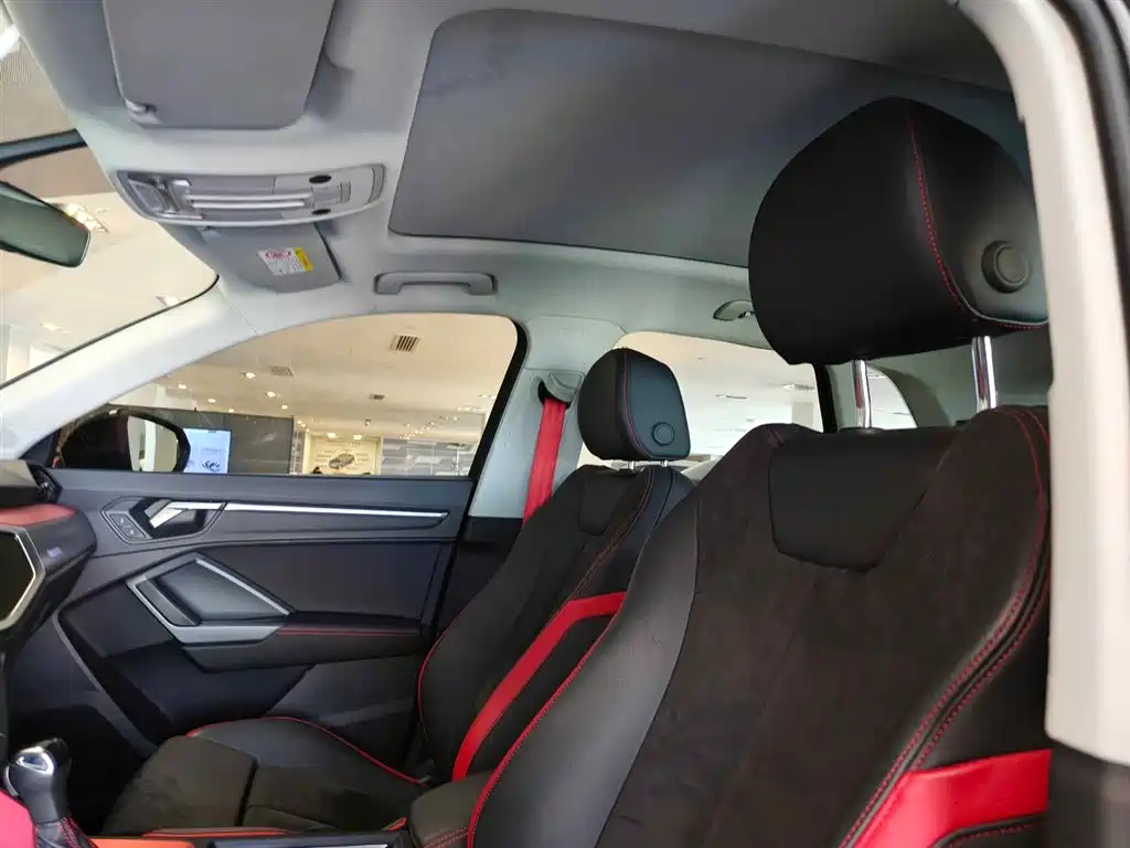 Audi Q3 2021 40 TFSI Fashionable and Dynamic купить на сайте DeffCars