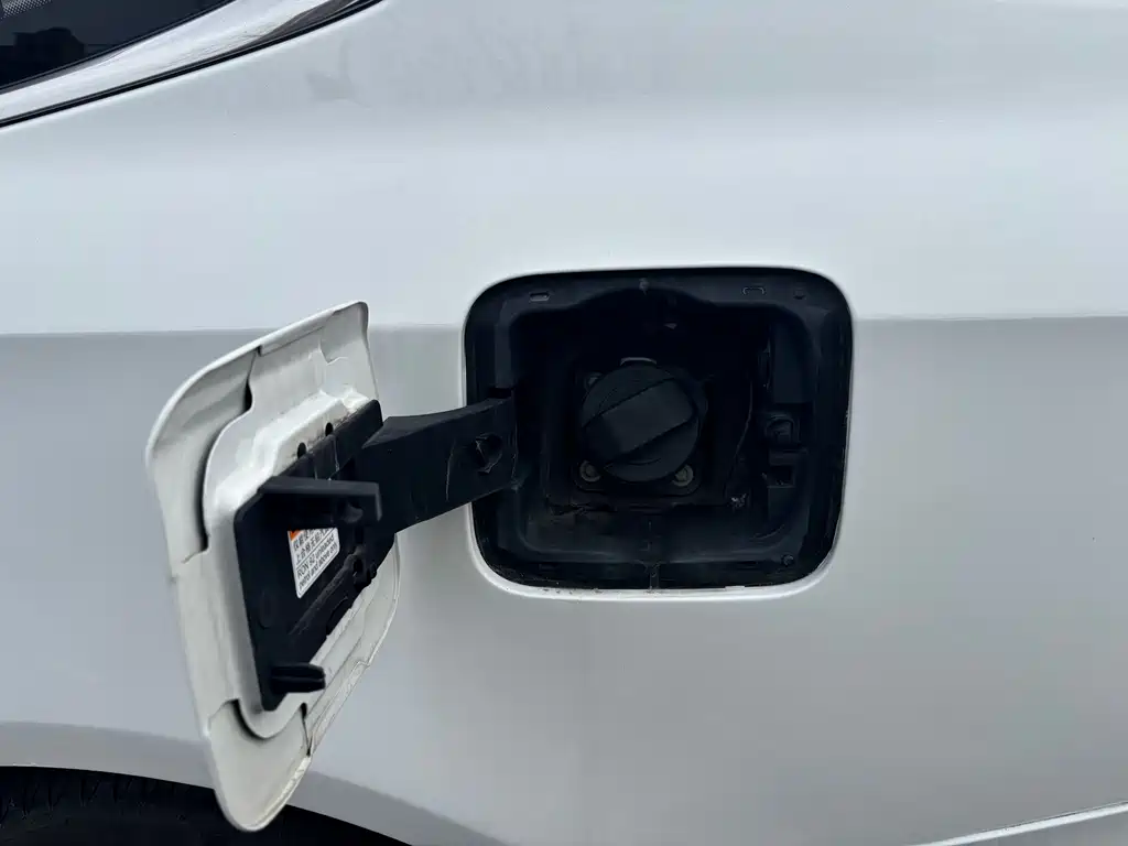 Roewe i6 New Energy 2017 45T Hybrid Internet Smart Edition купить на сайте DeffCars