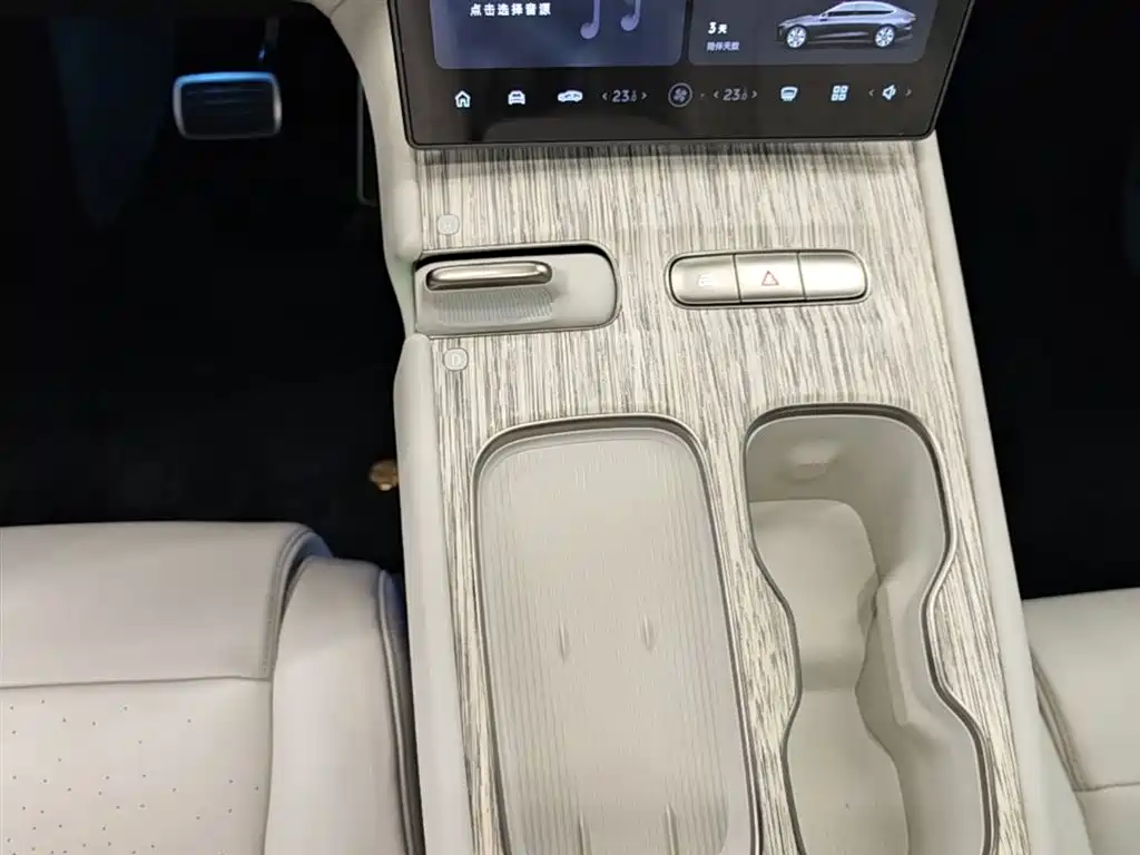 NIO ET7 2022 model 75kWh купить на сайте DeffCars