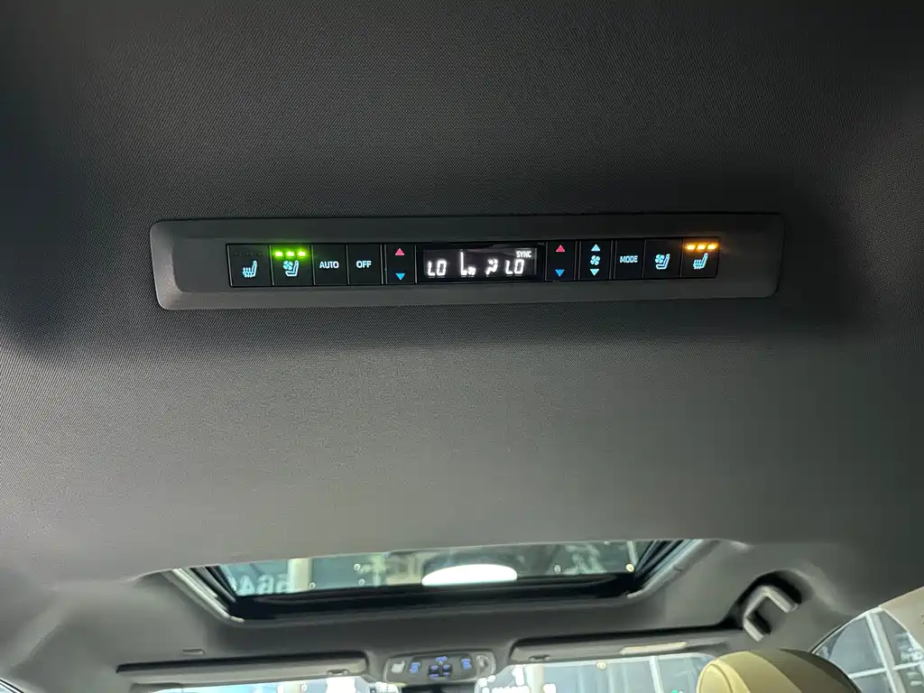 SIENNA 2021 2.5L Hybrid Premium Edition купить на сайте DeffCars