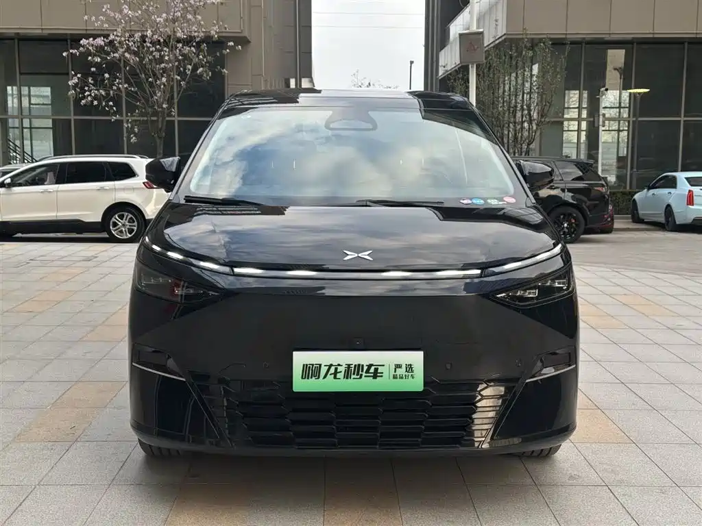 Xpeng X9 2024 model 702 super long battery life Max купить на сайте DeffCars