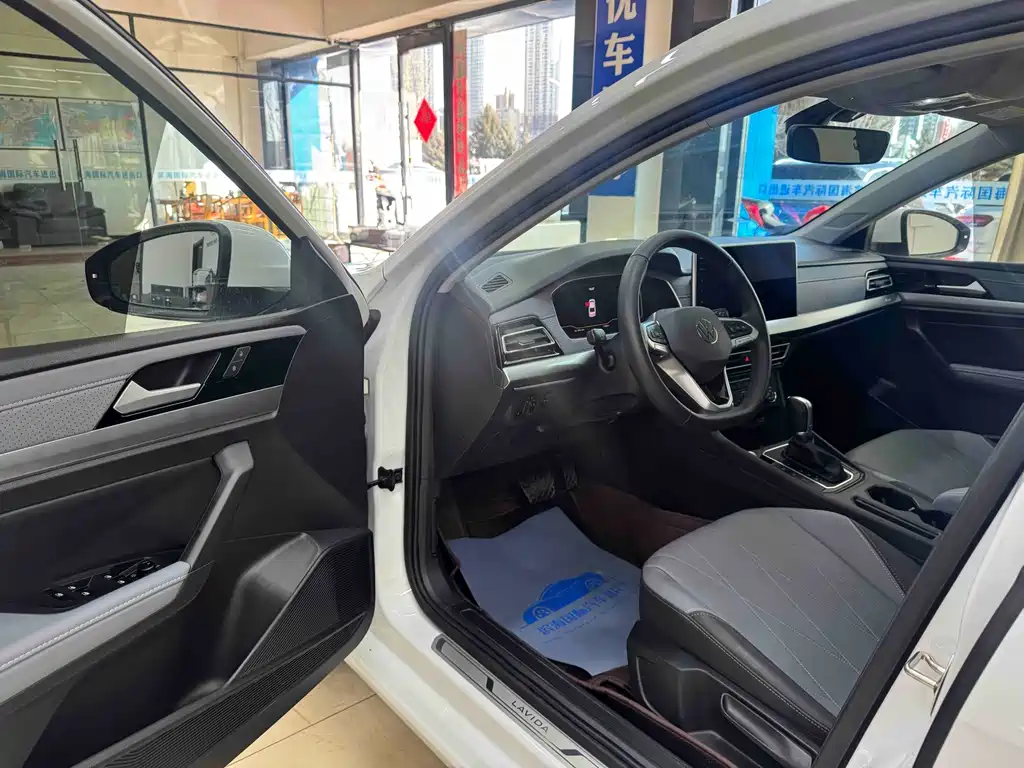 Lavida 2023 1.5L automatic 5 million version купить на сайте DeffCars