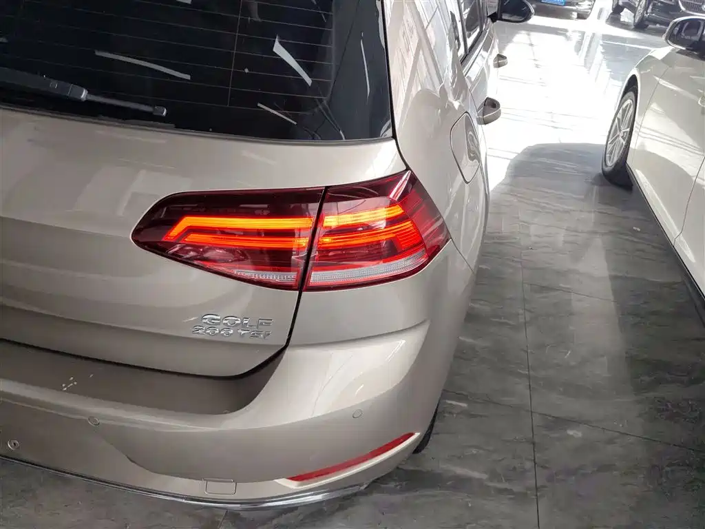 Golf 2019 200TSI DSG Comfort and Progress Edition National VI купить на сайте DeffCars