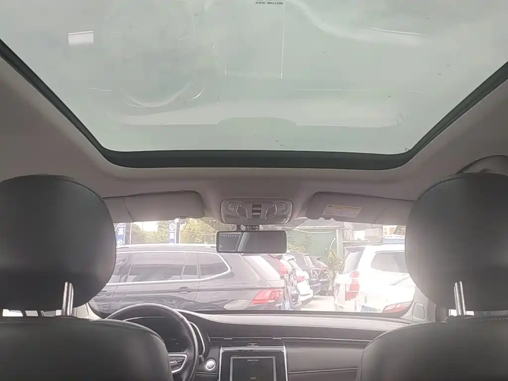 Roewe RX5 MAX 2019 300TGI Automatic 4G Internet Deluxe Edition купить на сайте DeffCars