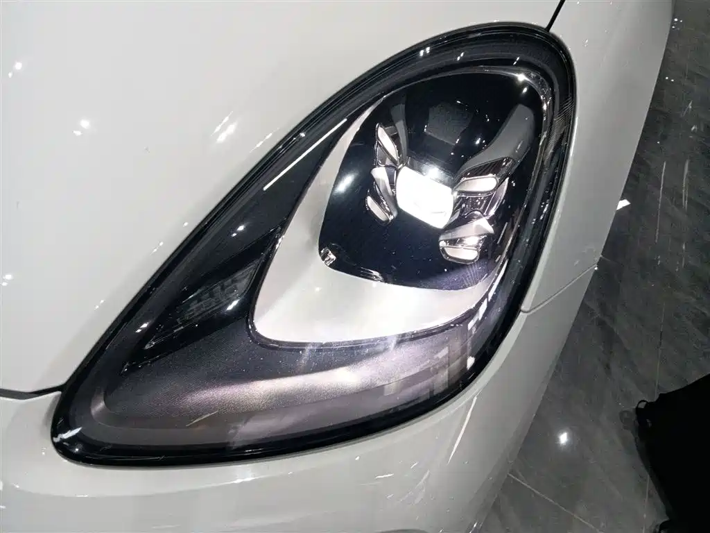 Cayenne New Energy 2021 Cayenne E-Hybrid 2.0T купить на сайте DeffCars
