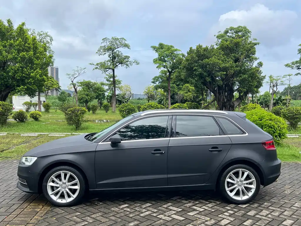 Audi A3 2015 Sportback 35 TFSI Millionaire Commemorative Comfort Model купить на сайте DeffCars