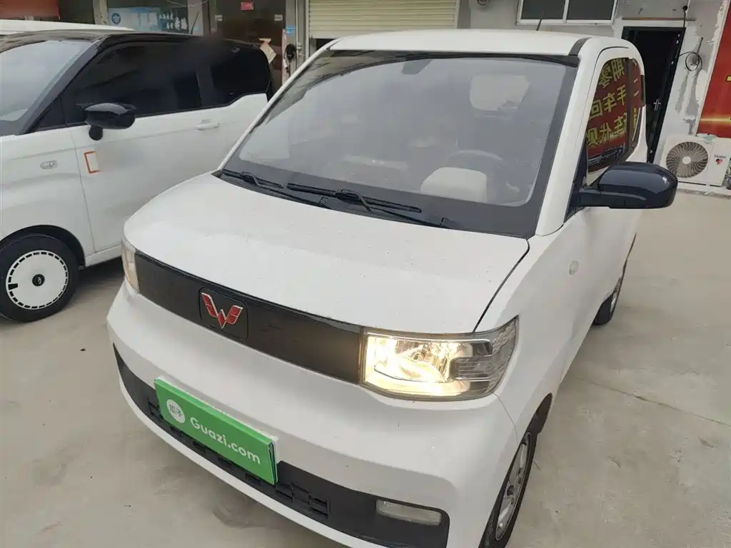 Hongguang MINIEV 2021 Macaron Sandwich Model 120km Lithium Iron Phosphate купить на сайте DeffCars