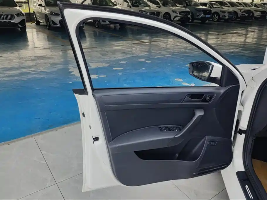 Santana 2021 1.5L automatic fashion version купить на сайте DeffCars