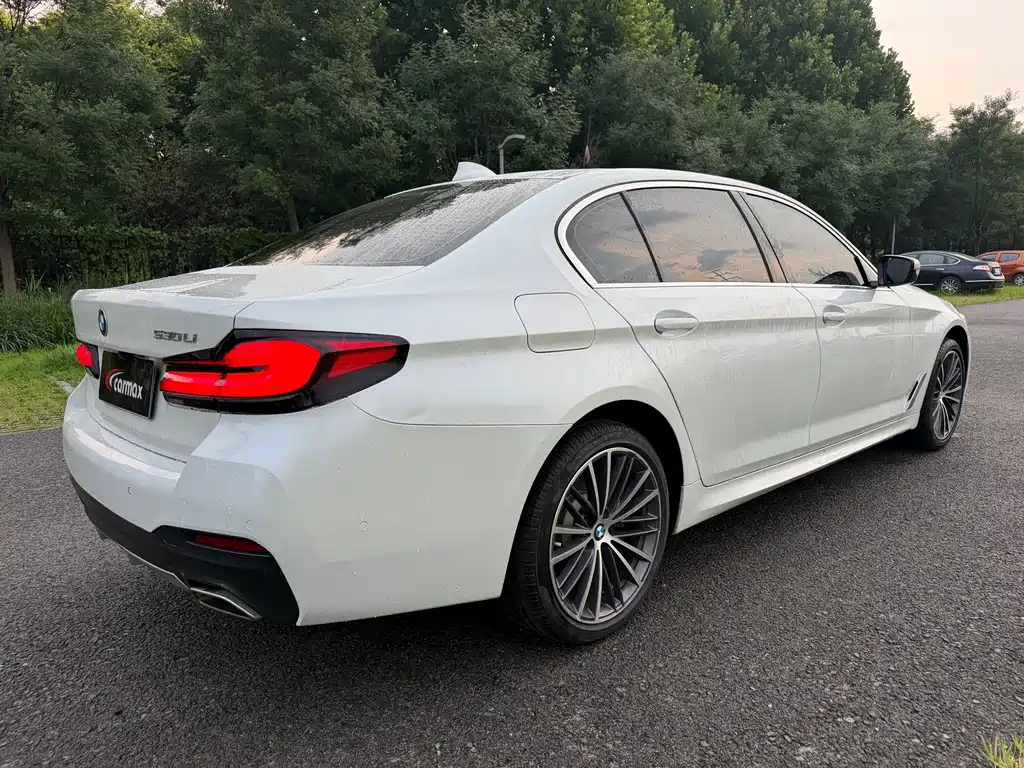 BMW 5 Series 2022 530Li Leading Luxury Package купить на сайте DeffCars