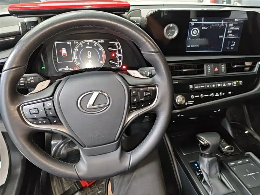 Lexus ES 2021 200 Excellence Edition купить на сайте DeffCars