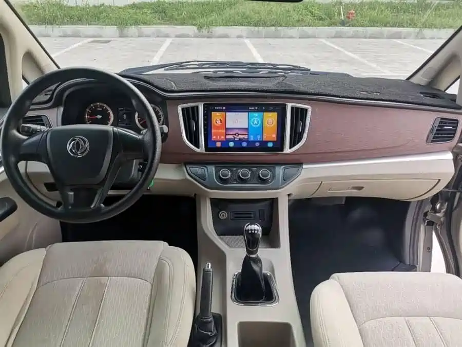 Lingzhi 2020 M5L 1.6L basic model 7 seats купить на сайте DeffCars