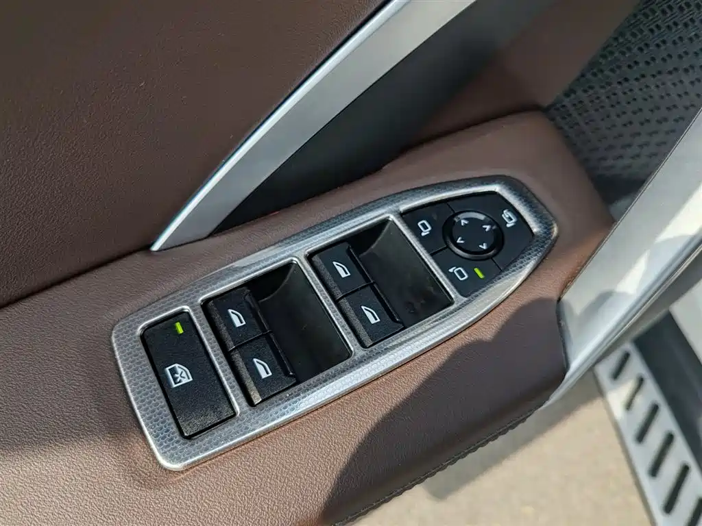 BMW X1 2025 sDrive25Li X Design Package купить на сайте DeffCars
