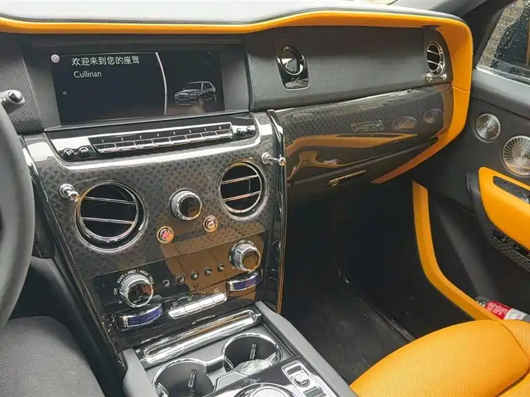 Cullinan 2024 Black Badge купить на сайте DeffCars