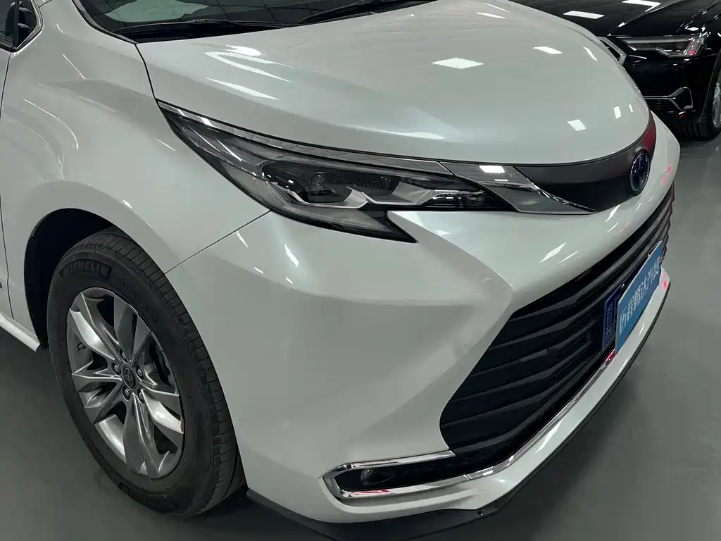 SIENNA 2023 2.5L Hybrid Comfort Edition купить на сайте DeffCars
