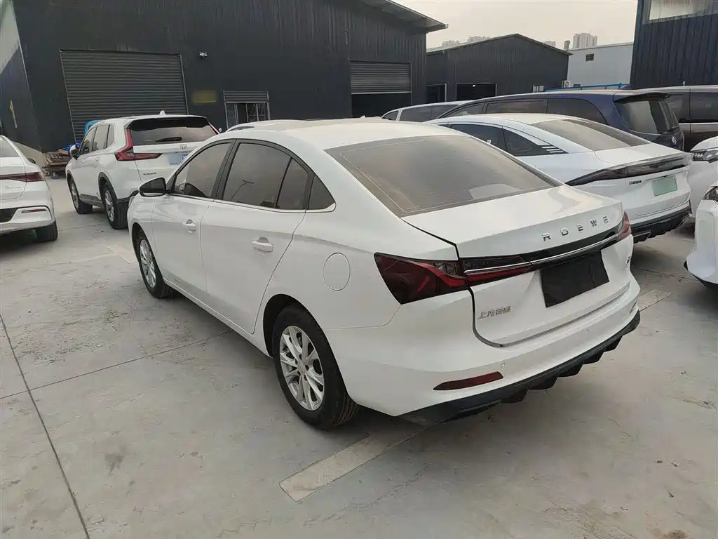 Roewe i5 2026 1.5L CVT Deluxe Edition купить на сайте DeffCars