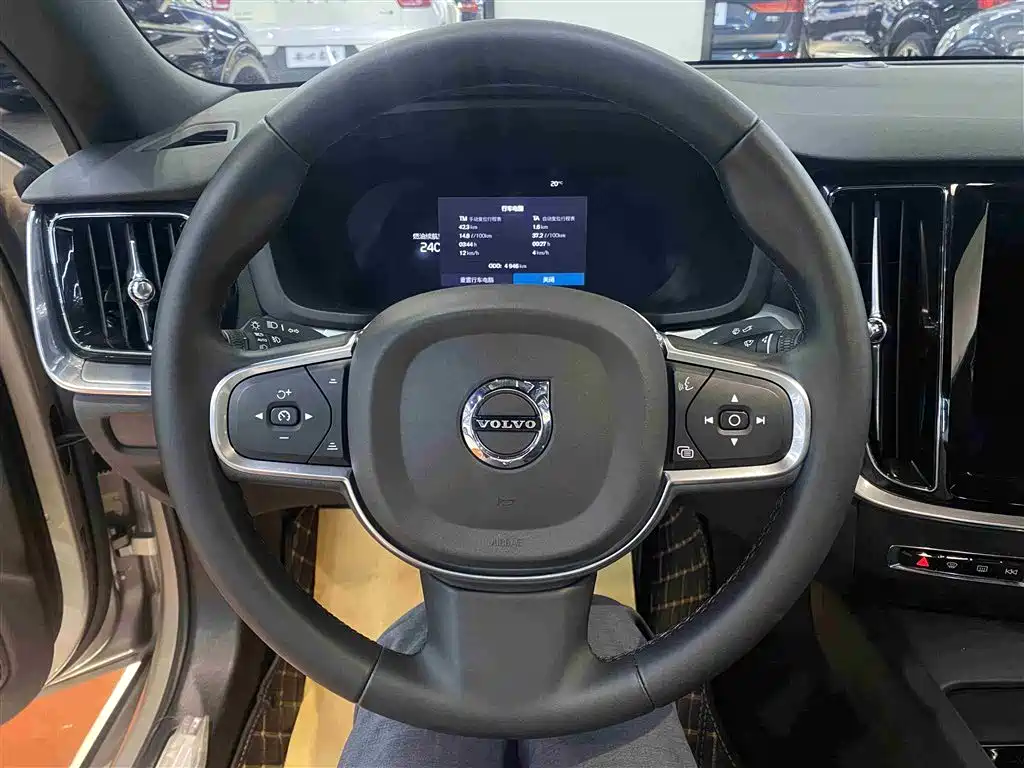 Volvo S60 2025 B4 Zhiyi Luxury Edition купить на сайте DeffCars