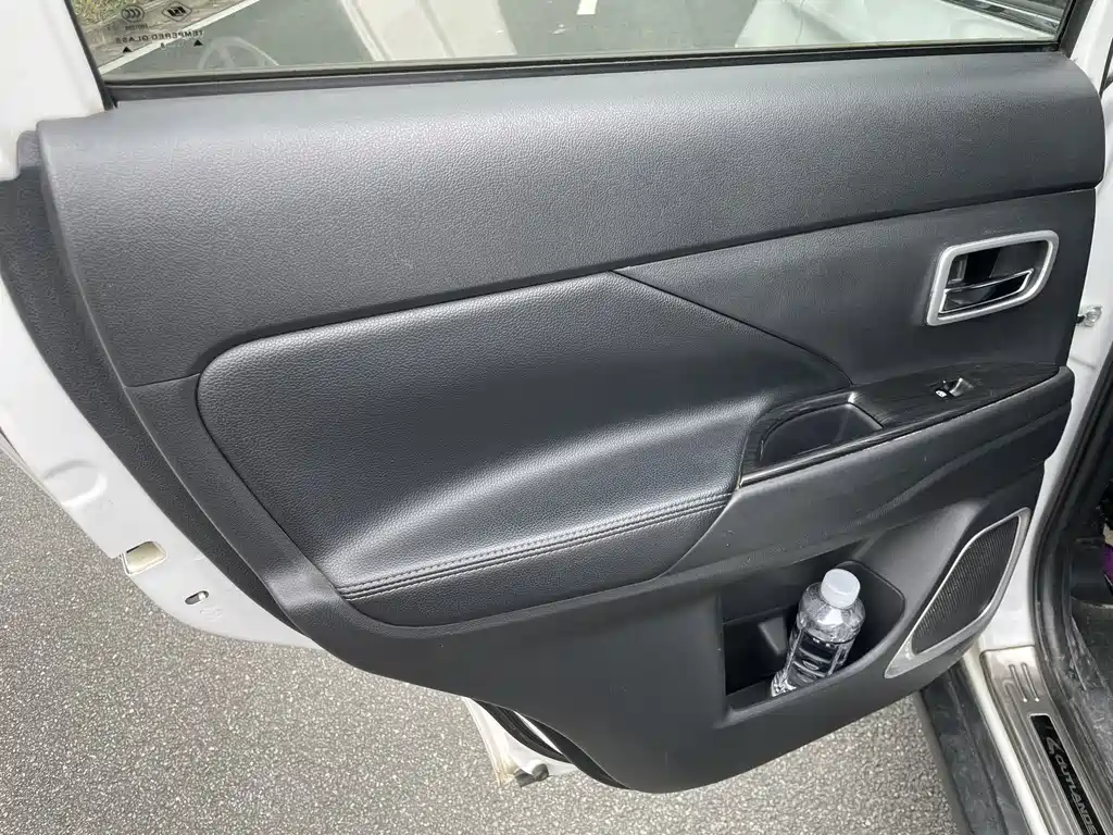 Outlander 2018 2.4L four-wheel drive elite version 5 seats купить на сайте DeffCars