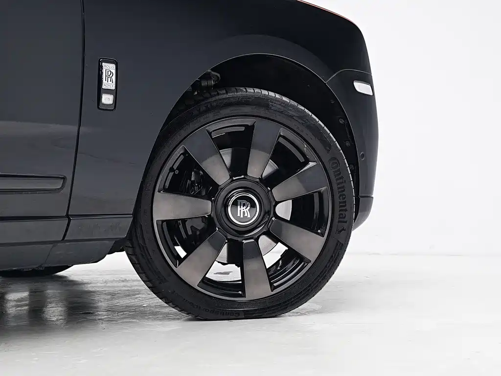 Cullinan 2018 four-seat version купить на сайте DeffCars