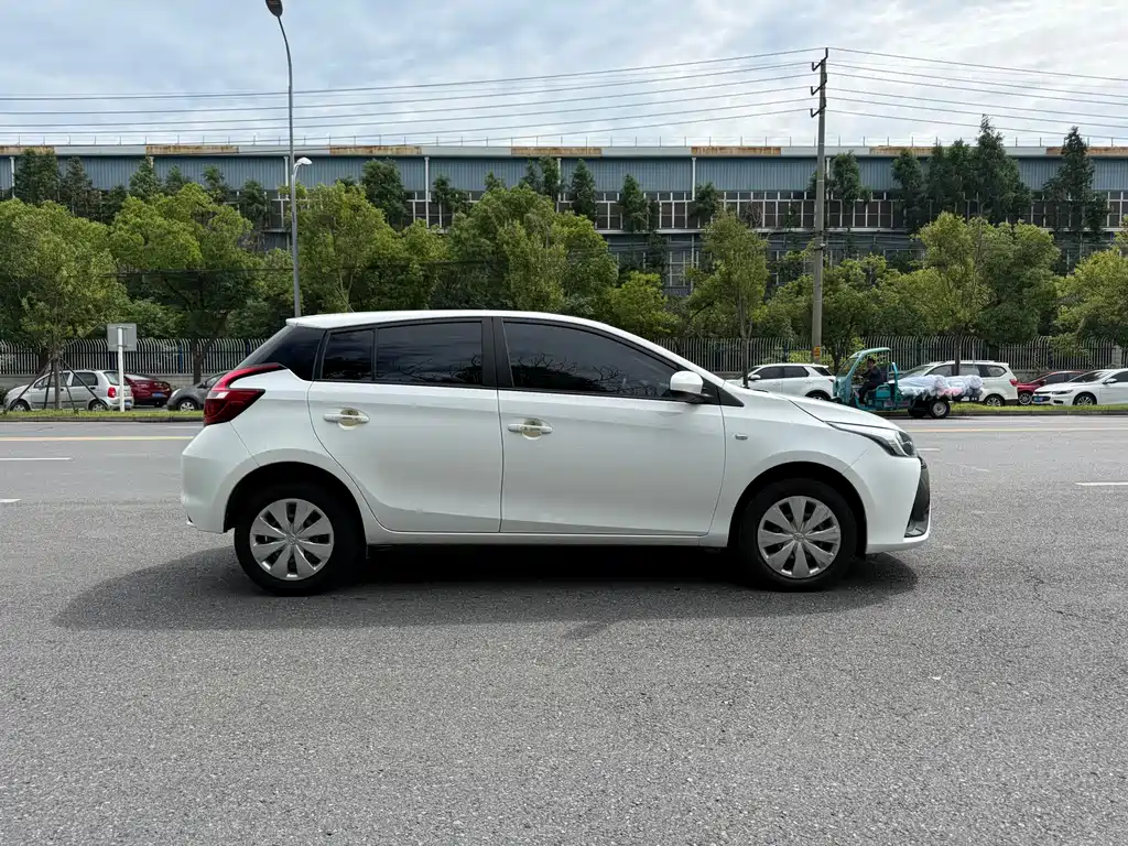 YARiS L Zhixuan 2021 1.5L CVT leading version купить на сайте DeffCars