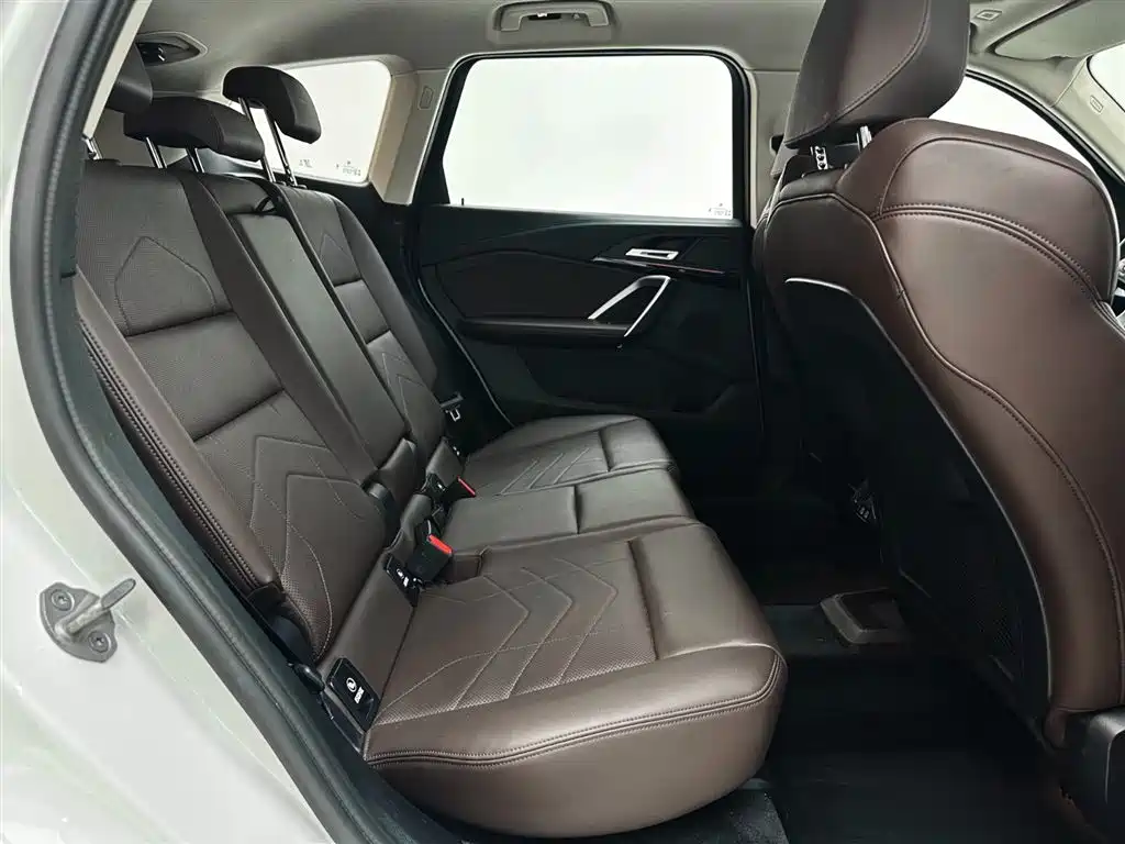 BMW X1 2023 sDrive20Li X Design Package купить на сайте DeffCars
